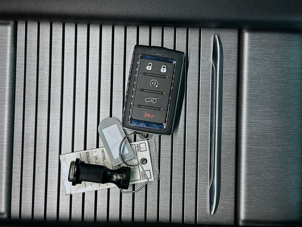 JeepGrand Wagoneer L19