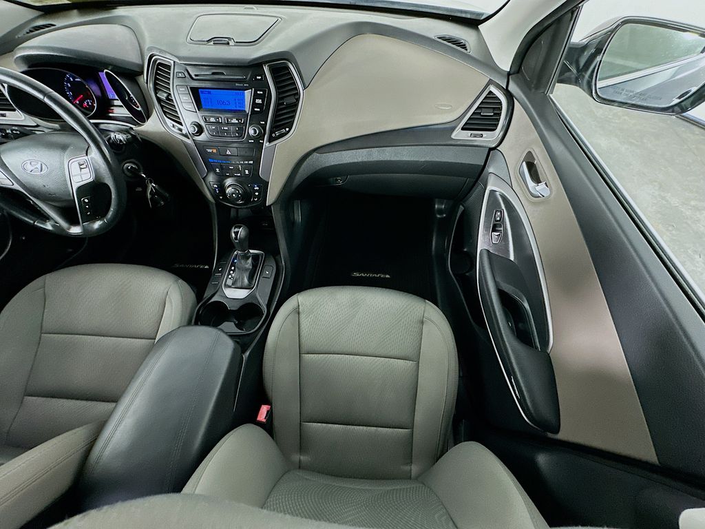 HyundaiSanta Fe Sport11