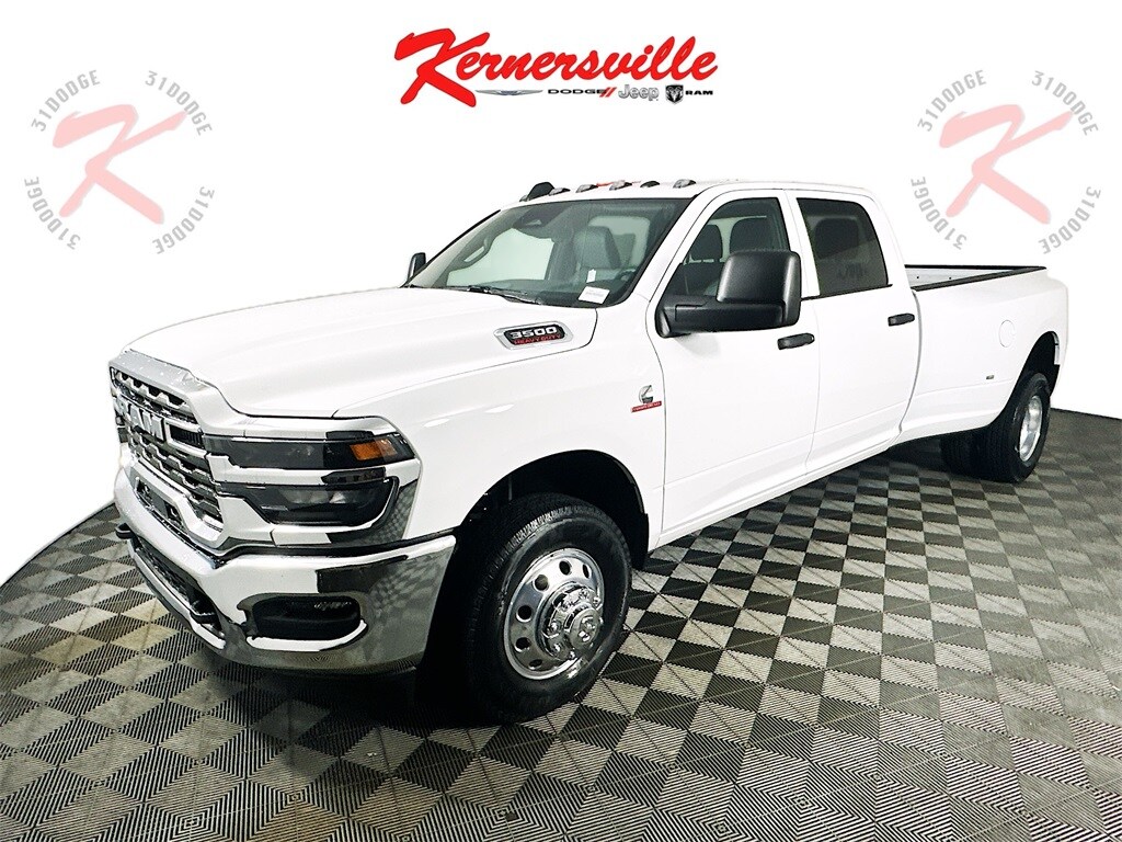 2025 Ram 3500 Tradesman photo 3