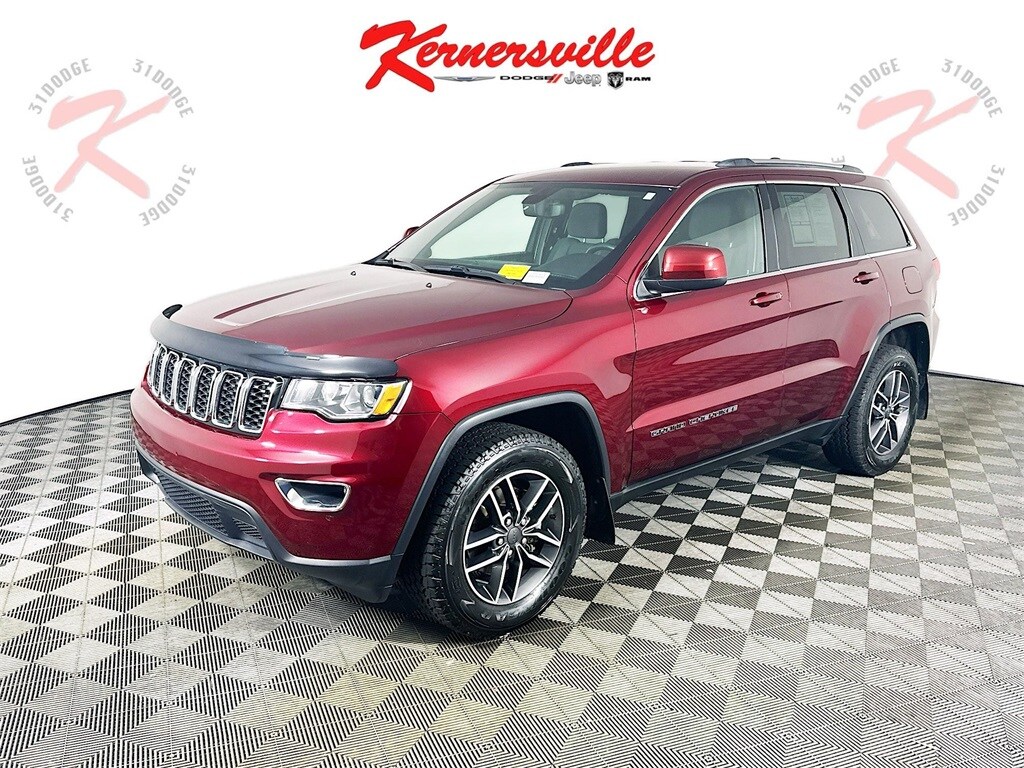 2019 Jeep Grand Cherokee Laredo E photo 3