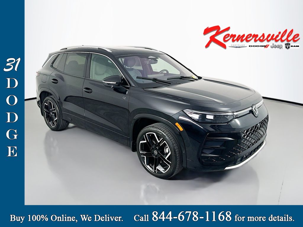 2025 Volkswagen Tiguan 2.0T SEL R-Line 4Motion's photo