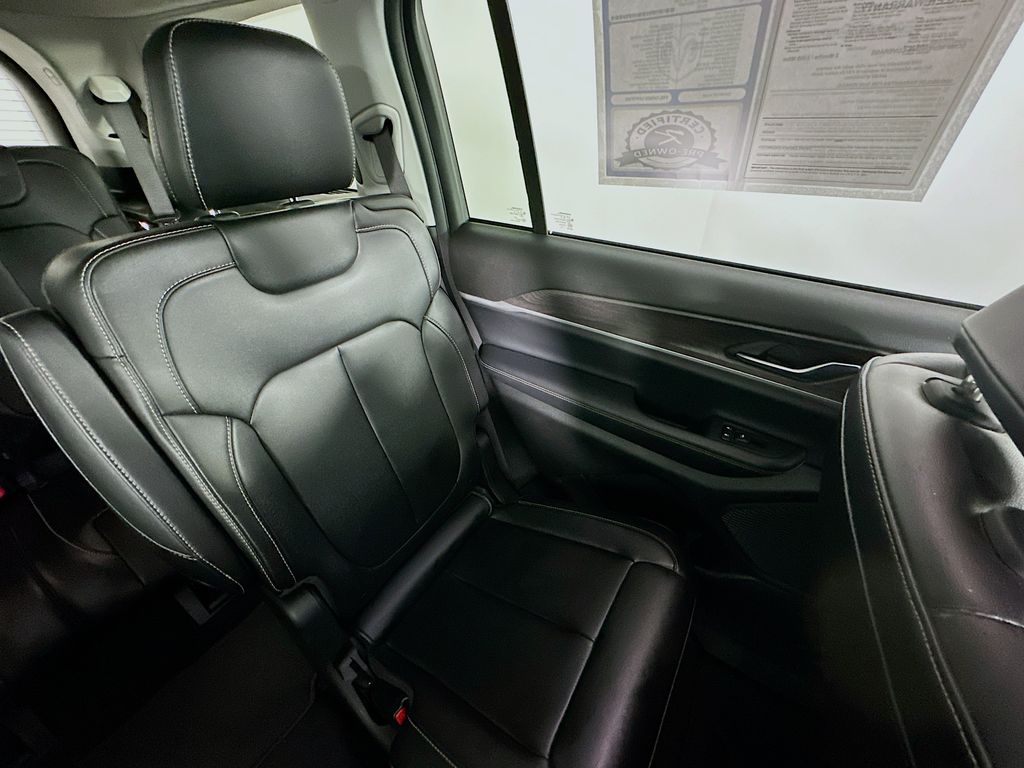 JeepGrand Cherokee L14