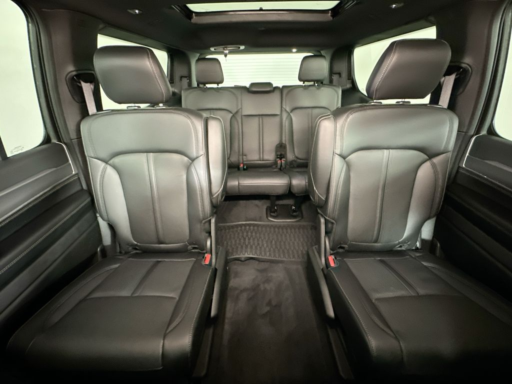 JeepGrand Wagoneer10