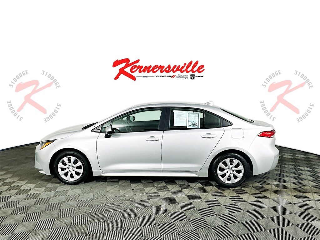 2024 Toyota Corolla LE photo 4
