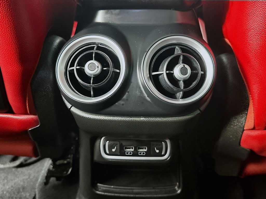 Alfa RomeoStelvio22