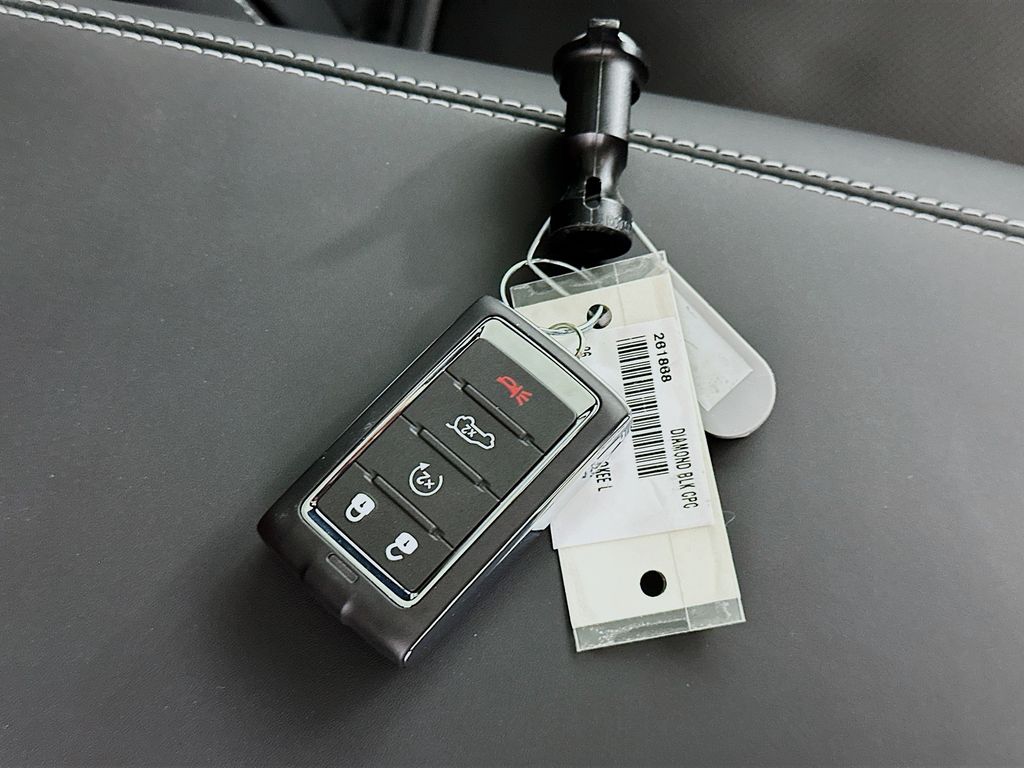 JeepGrand Cherokee L20
