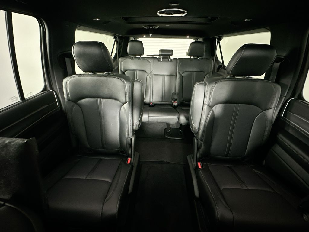 JeepGrand Wagoneer L10