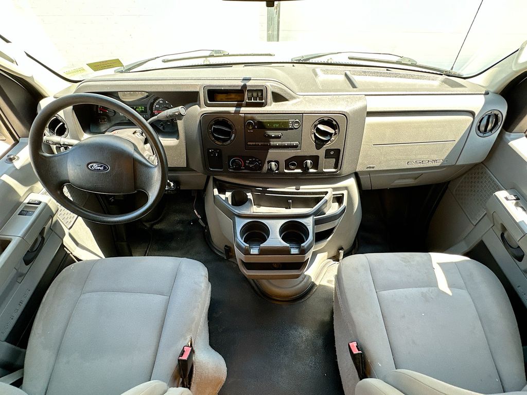 FordE-450SD10