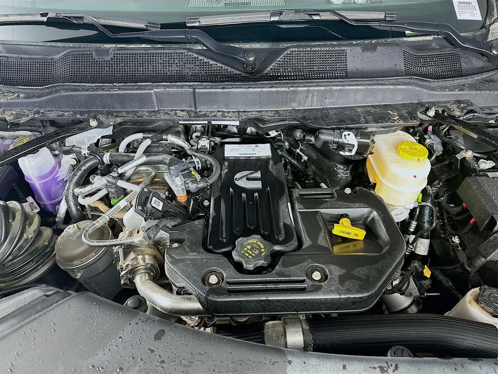 2025 RAM 3500 Laramie - Photo 18