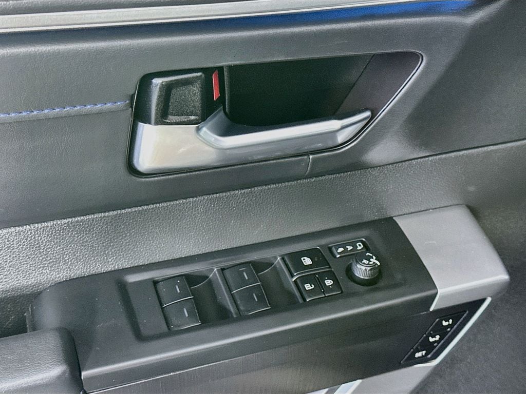 ToyotaSequoia25