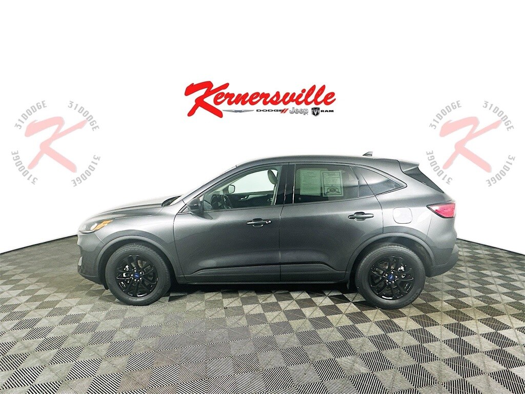 2020 Ford Escape SE Sport Hybrid photo 3