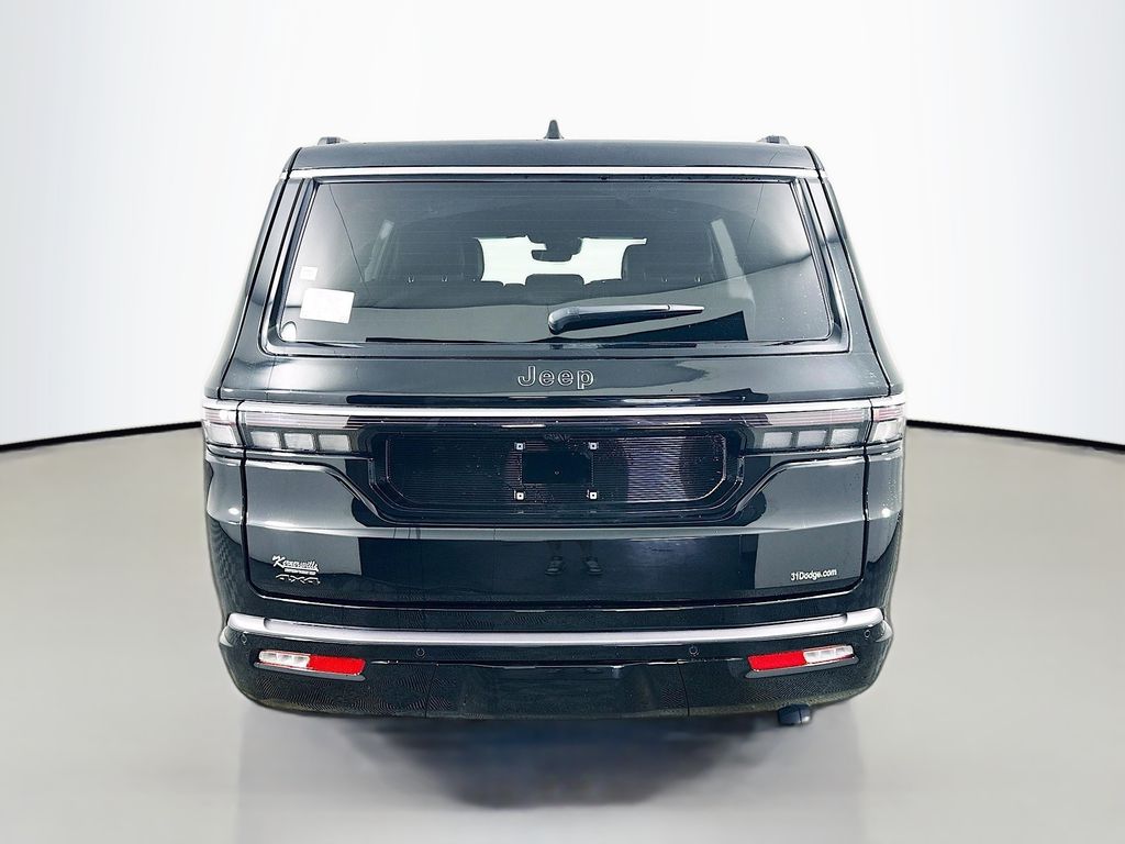 JeepGrand Wagoneer6