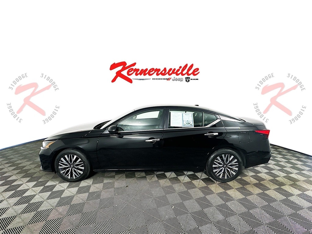 Used 2024 Nissan Altima 2.5 SV Sedan