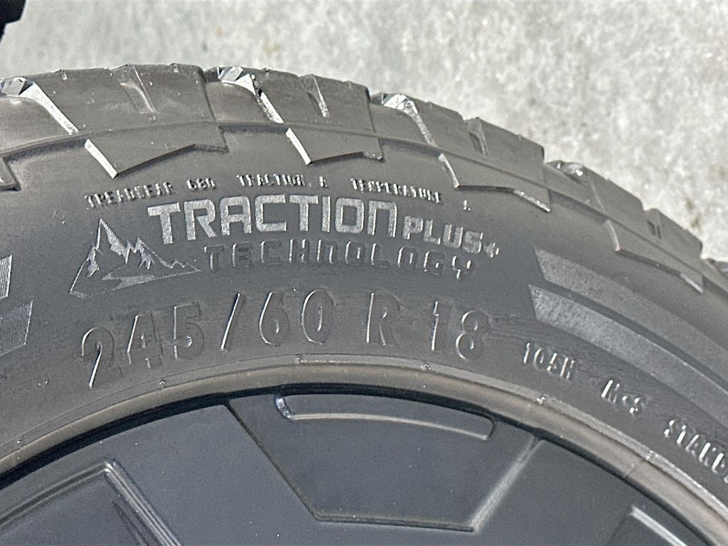 HyundaiSanta Fe33