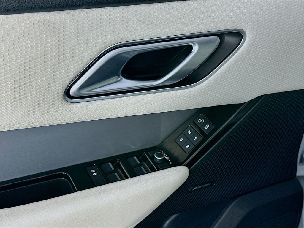 Land RoverRange Rover Velar24
