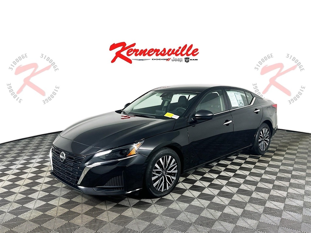 Used 2024 Nissan Altima 2.5 SV Sedan