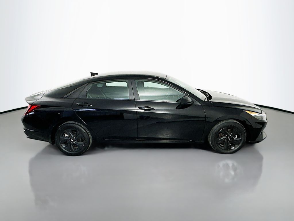 HyundaiElantra8