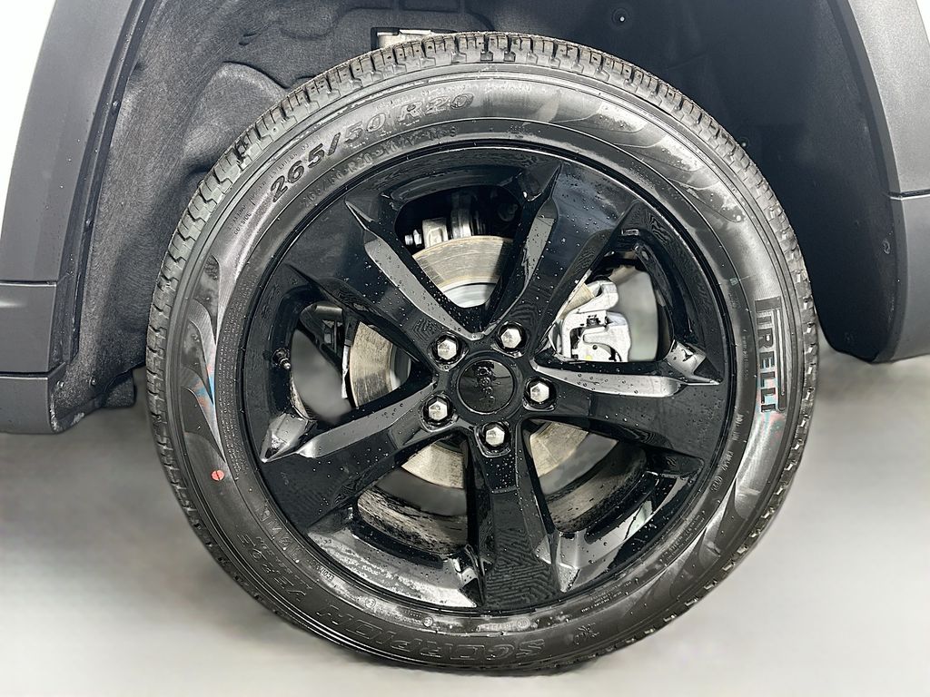 JeepGrand Cherokee17