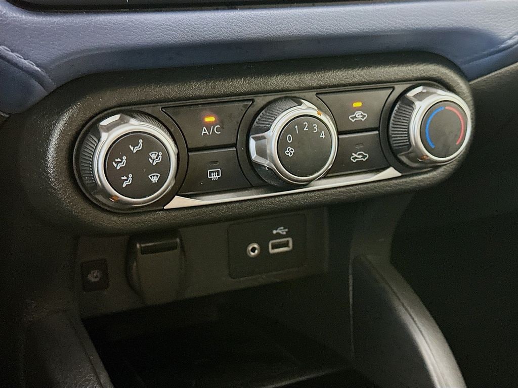 NissanVersa18