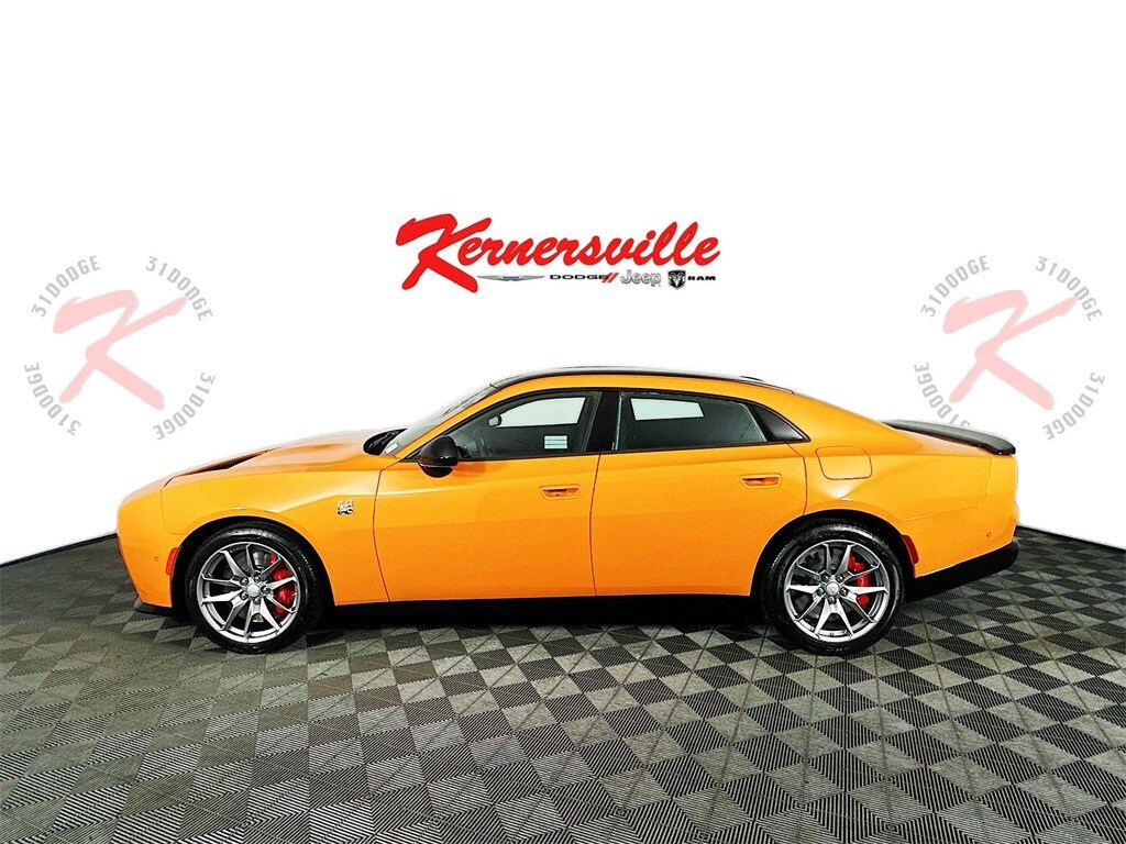 2026 Dodge Charger Daytona Scat Pack photo 4