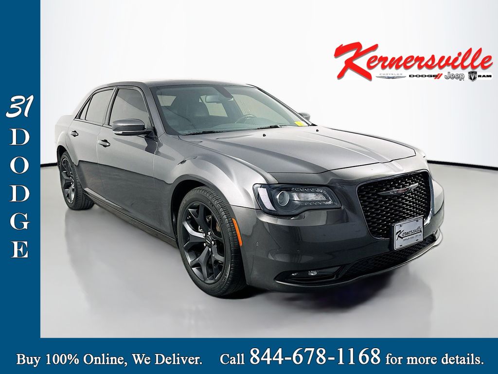 2022 Chrysler 300 S's photo