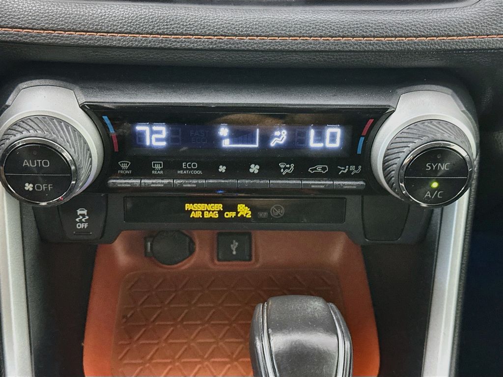 ToyotaRAV418