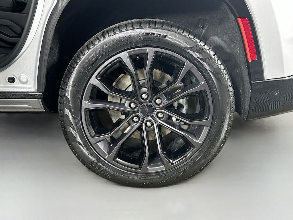 JeepGrand Wagoneer17