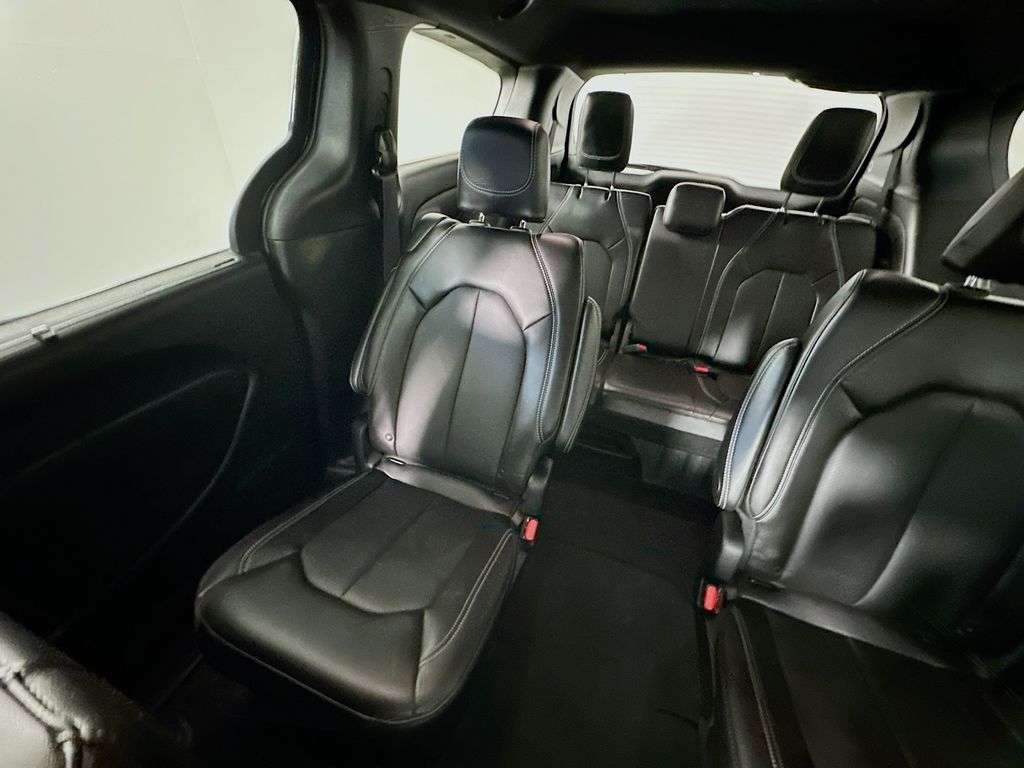 ChryslerPacifica12