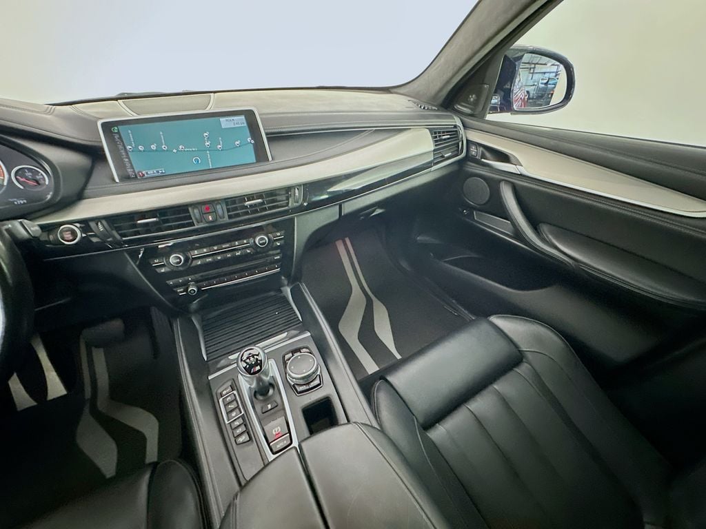BMWX6 M11