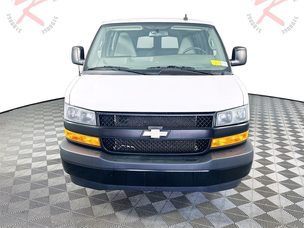 Used 2022 Chevrolet Express Passenger LS with VIN 1GAZGNF78N1233090 for sale in Kernersville, NC