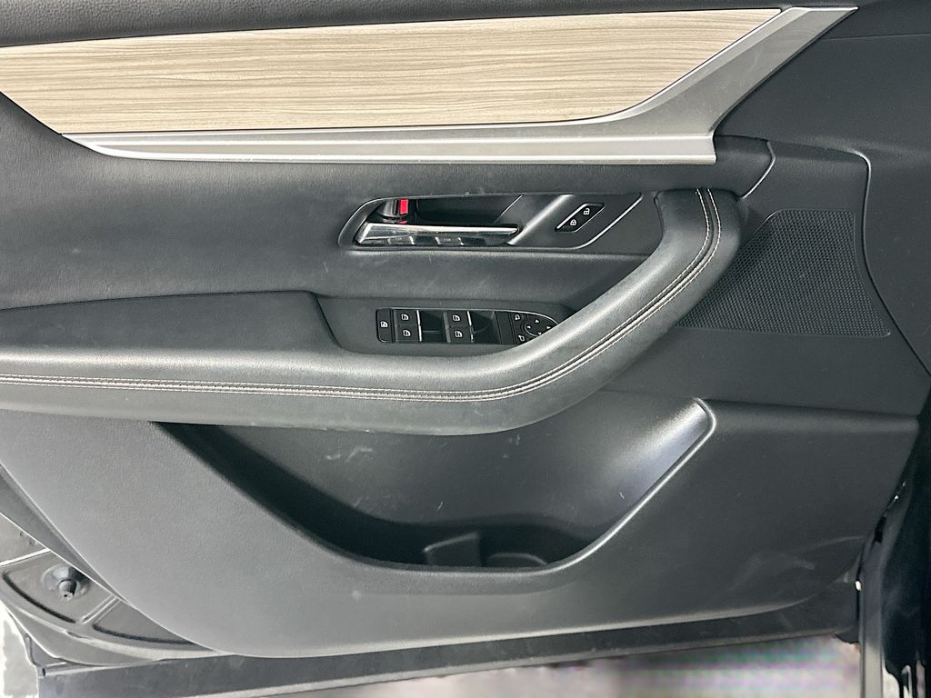 MazdaCX-9025