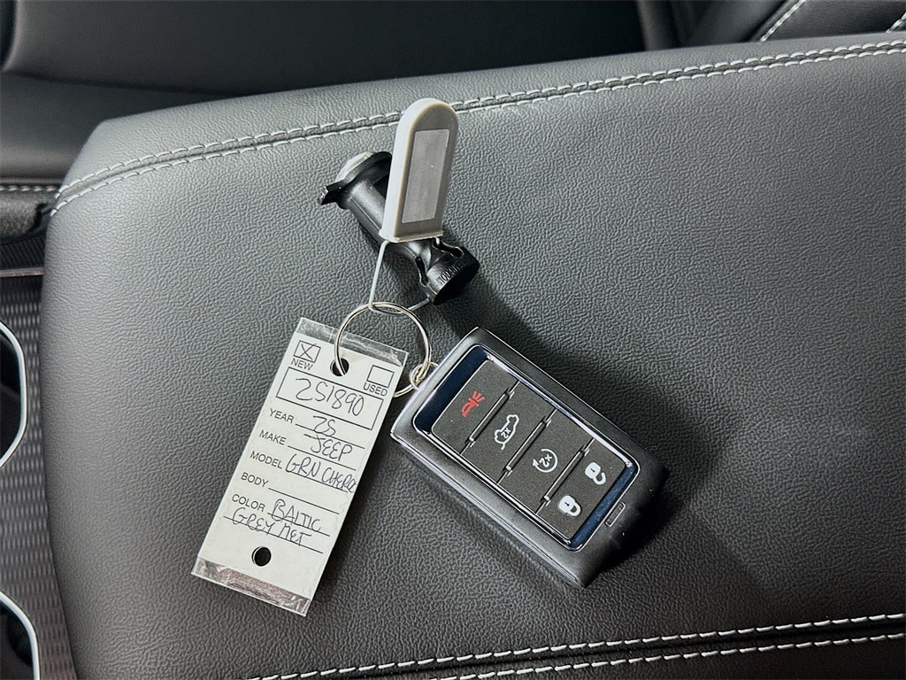 JeepGrand Cherokee L20