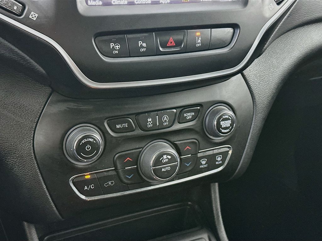 JeepCherokee18