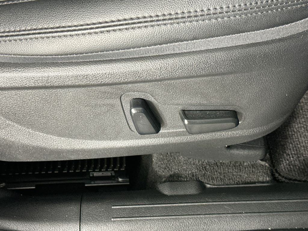 HyundaiSanta Fe24
