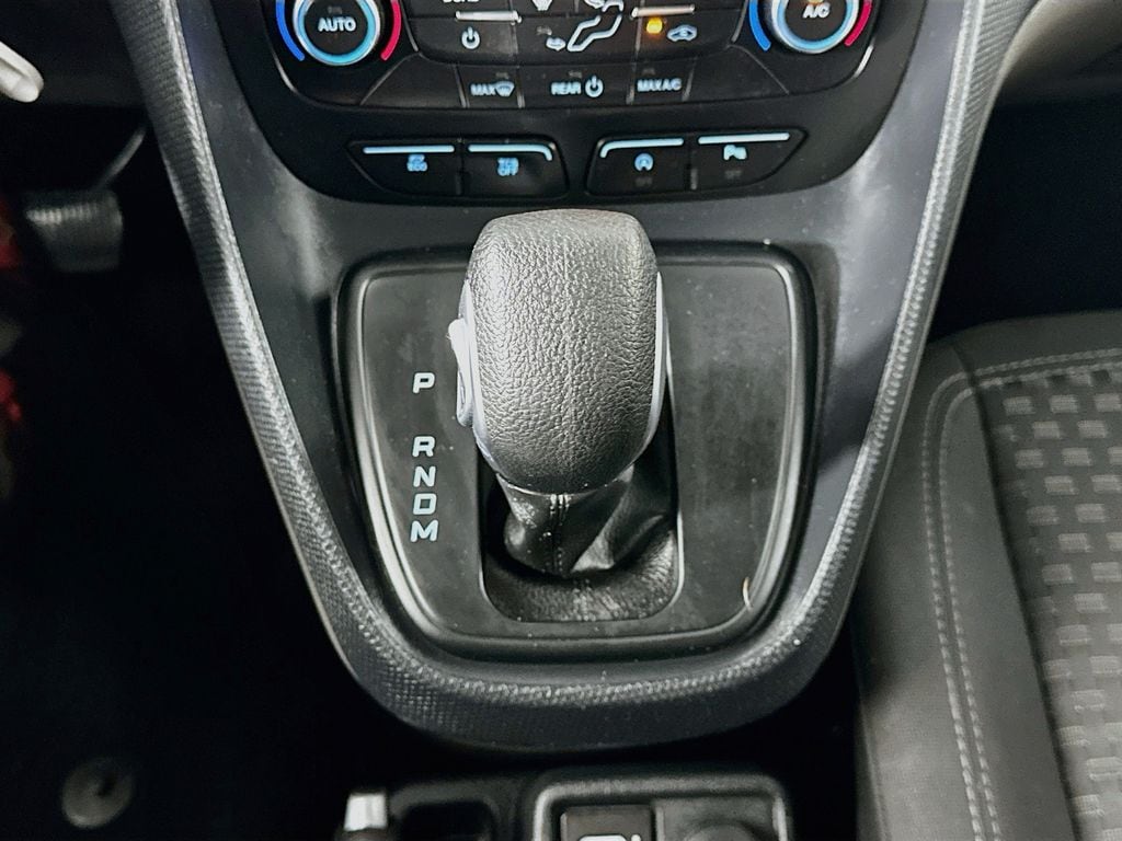 FordTransit Connect16