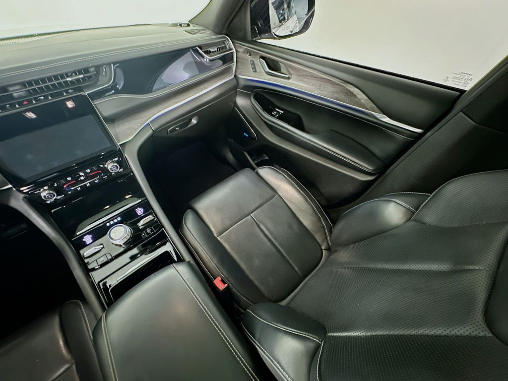 JeepGrand Cherokee11