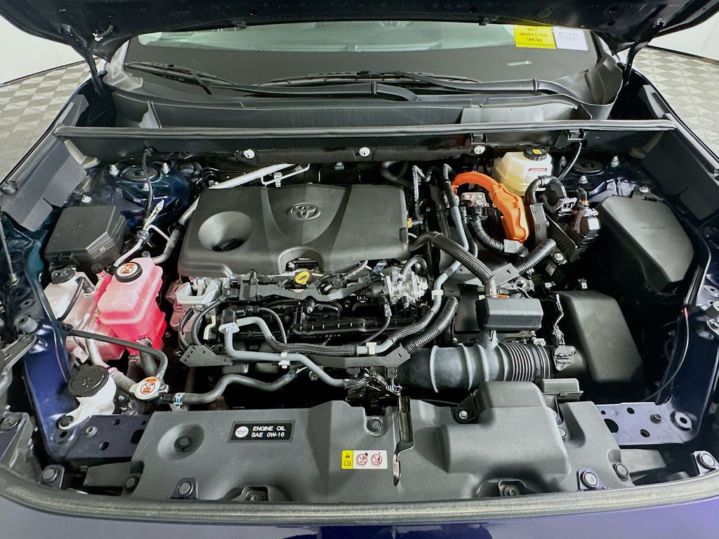 ToyotaRAV4 Hybrid32