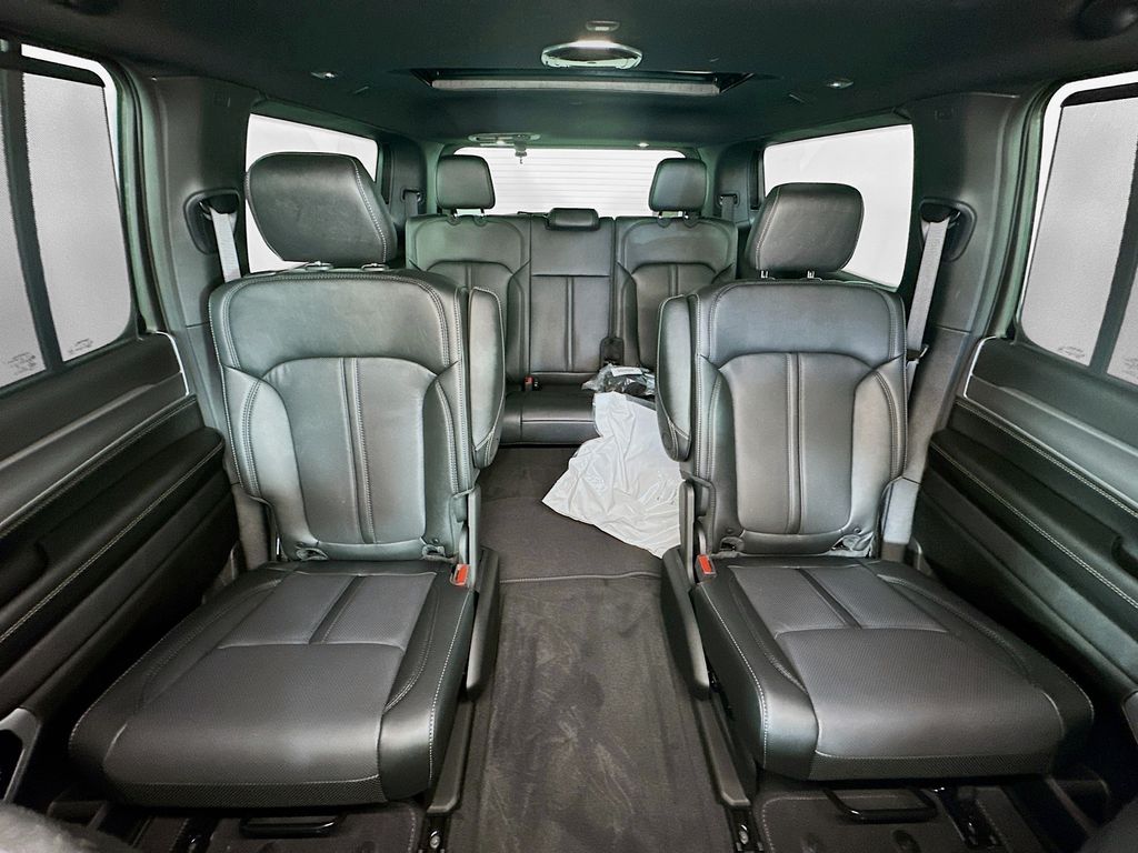 JeepGrand Wagoneer10