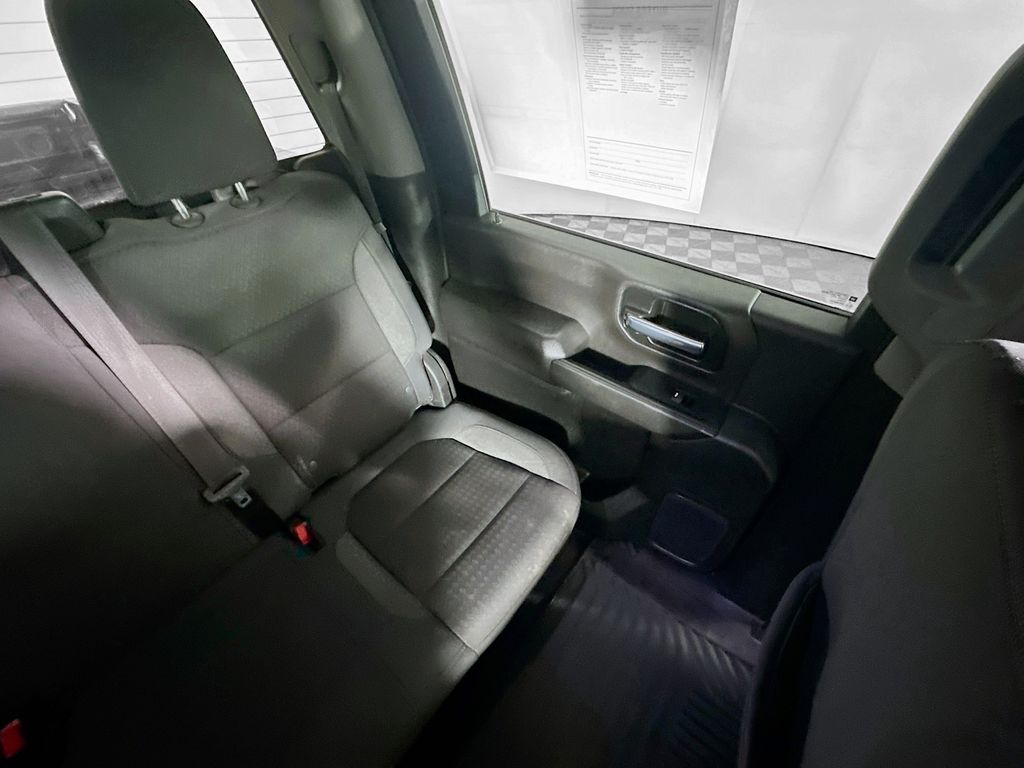 ChevroletSilverado 3500HD14