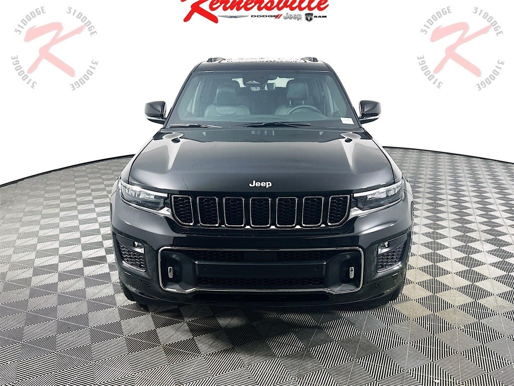 2025 Jeep Grand Cherokee Overland photo 2