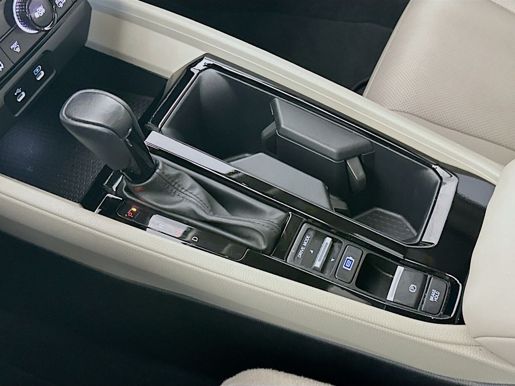 HondaAccord Hybrid16