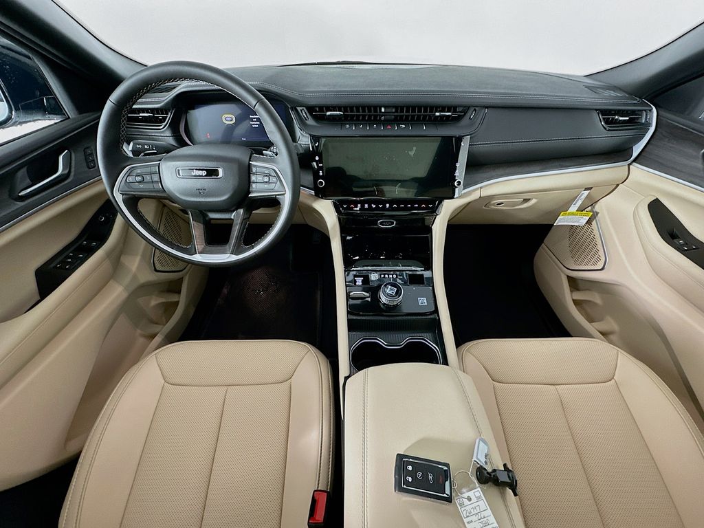 JeepGrand Cherokee L9
