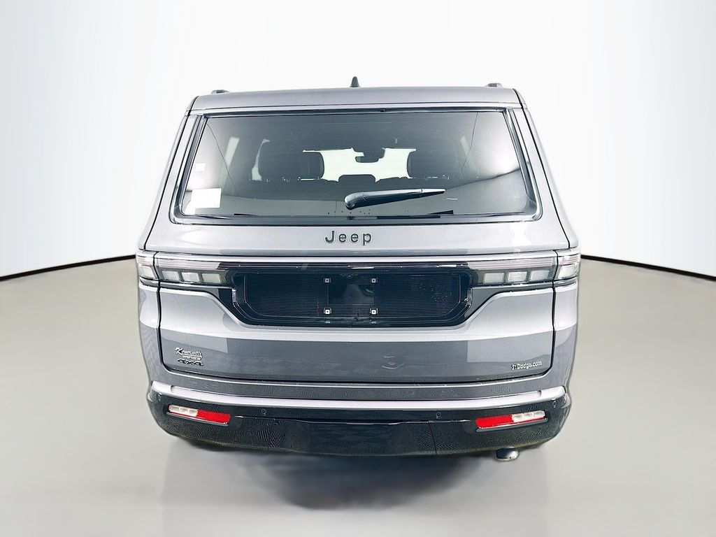 JeepGrand Wagoneer6