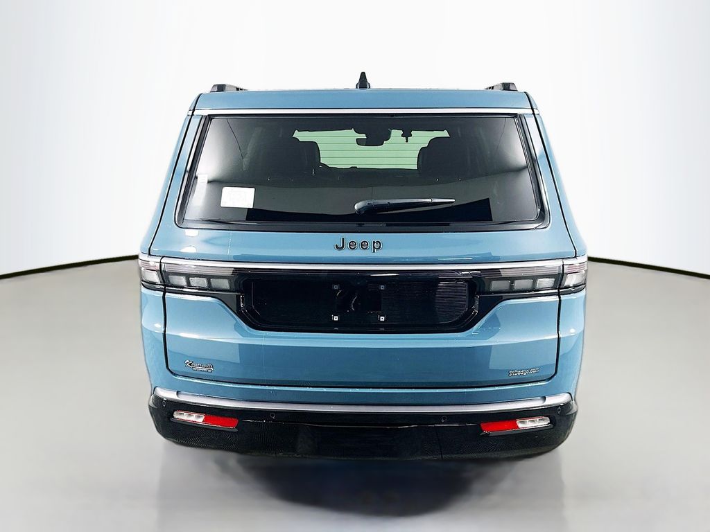 JeepGrand Wagoneer6