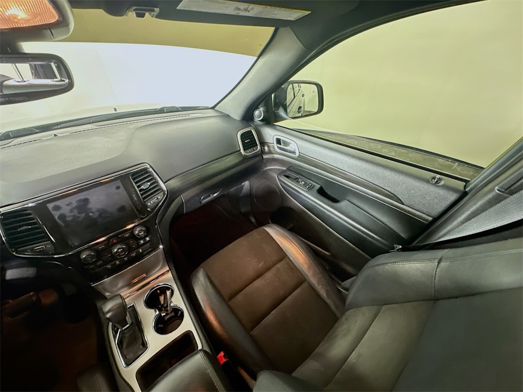 JeepGrand Cherokee11