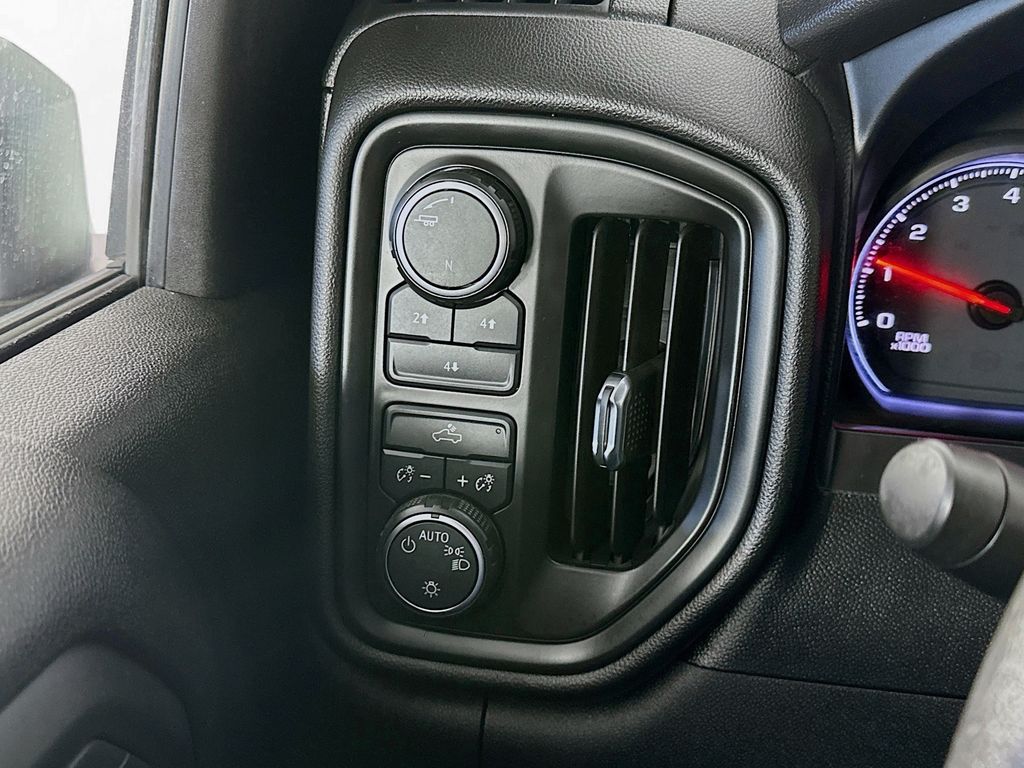 ChevroletSilverado 2500HD26