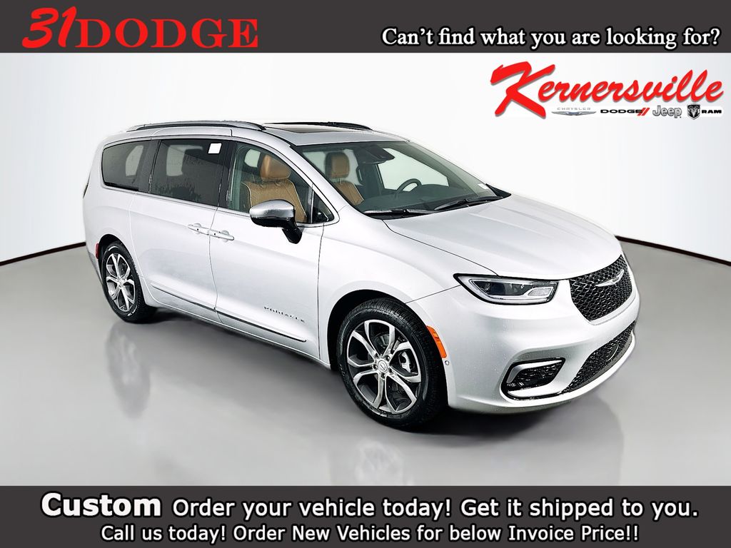2026 Chrysler Pacifica Pinnacle's photo
