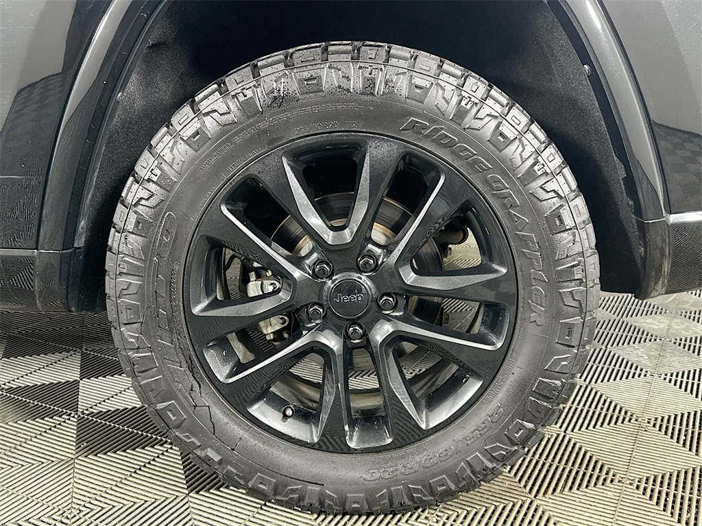 JeepGrand Cherokee35