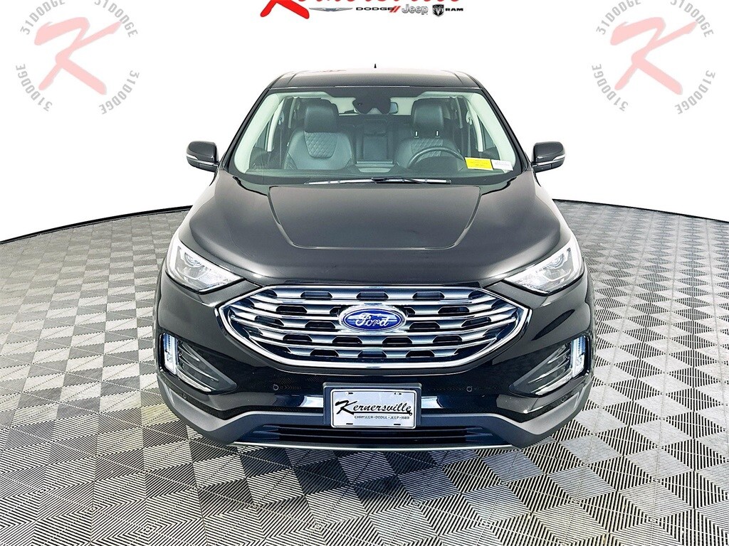 2024 Ford Edge Titanium photo 2
