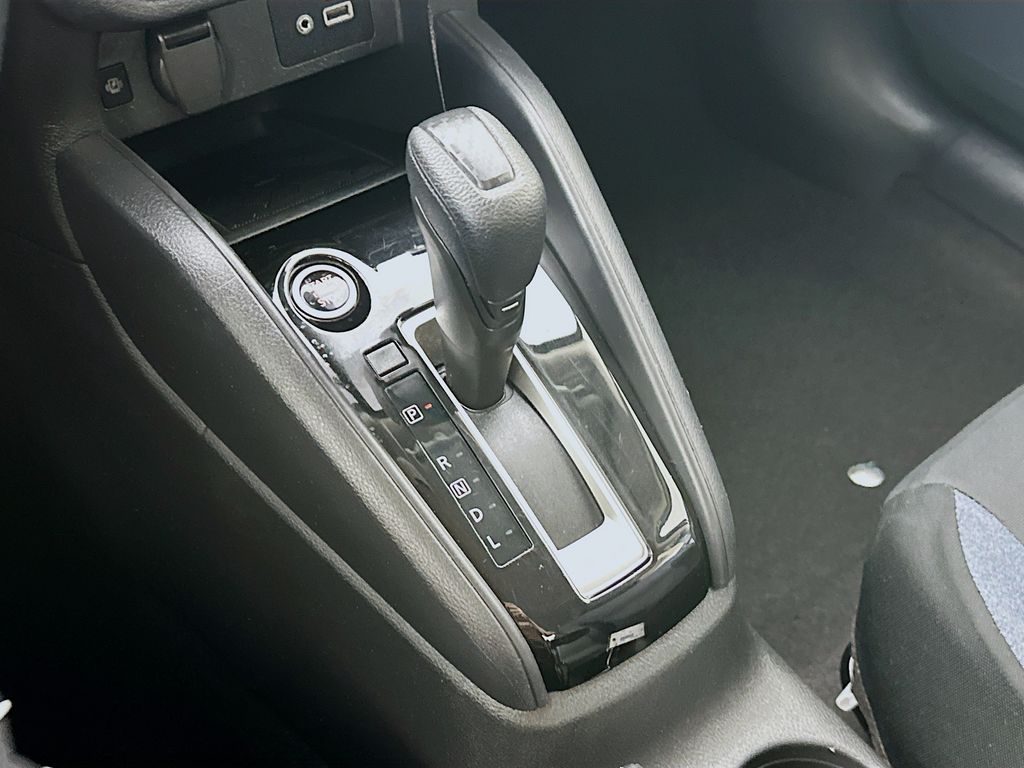 NissanVersa16